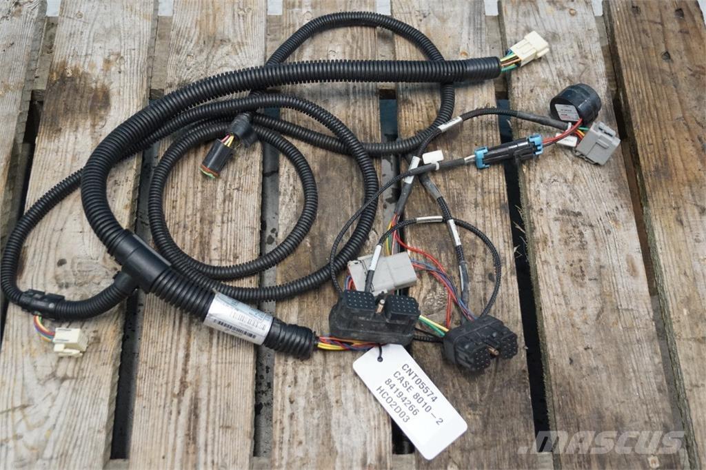 CASE 8010 Sähkö ja elektroniikka