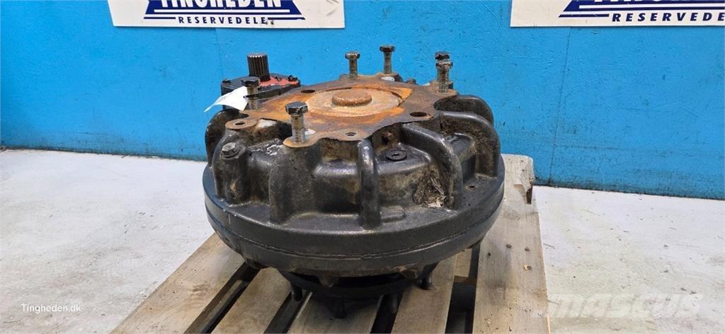 CASE 8010 Lisävarusteet ja komponentit