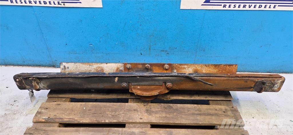 CASE 8010 Lisävarusteet ja komponentit