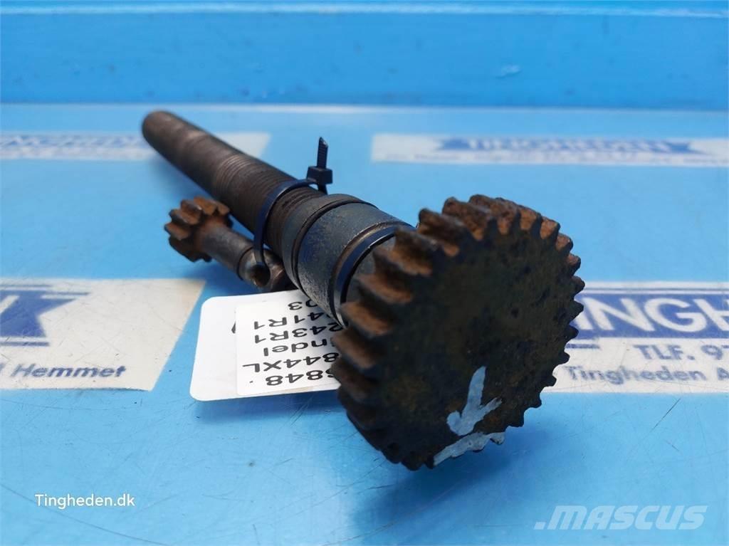 CASE 844XL Lisävarusteet ja komponentit