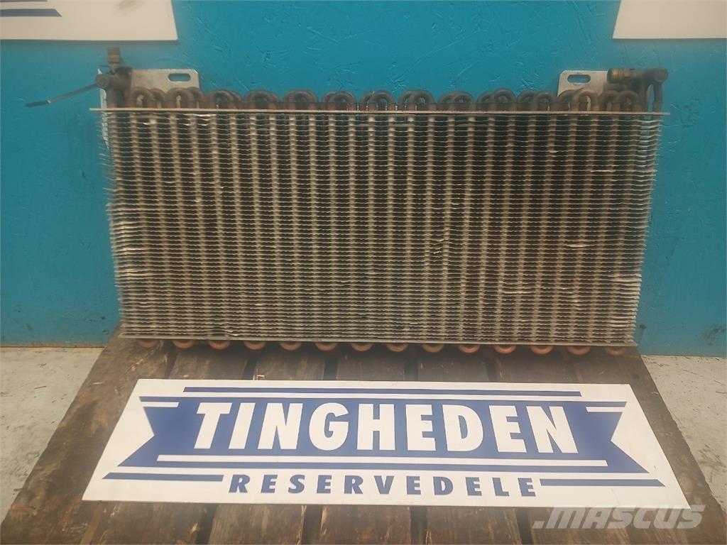 CASE CF80 Jäähdyttimet