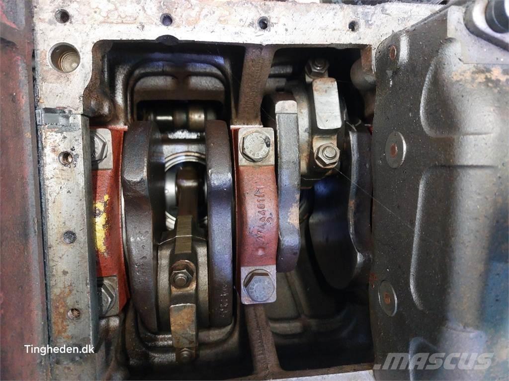 CASE D268 Moottorit