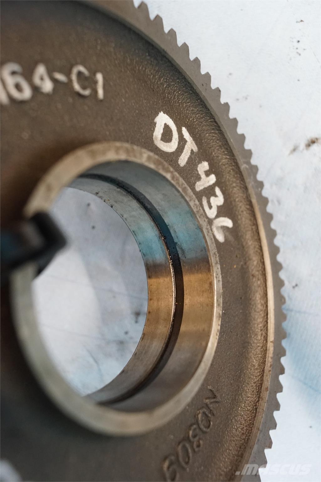CASE DT436 Moottorit