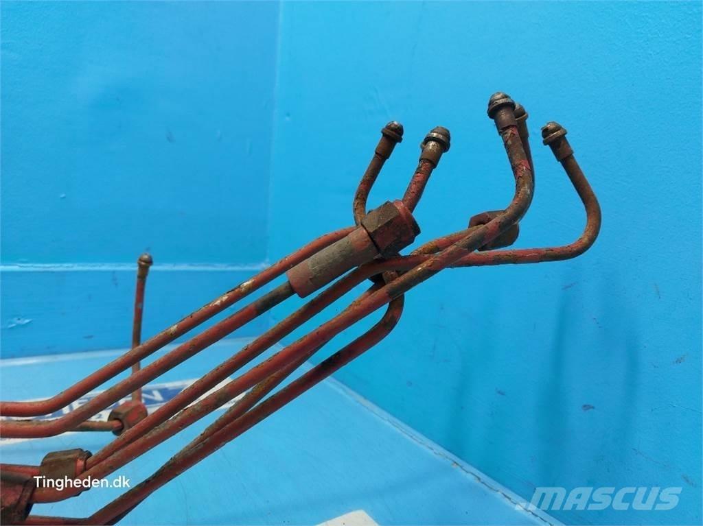 CASE DT467 Moottorit