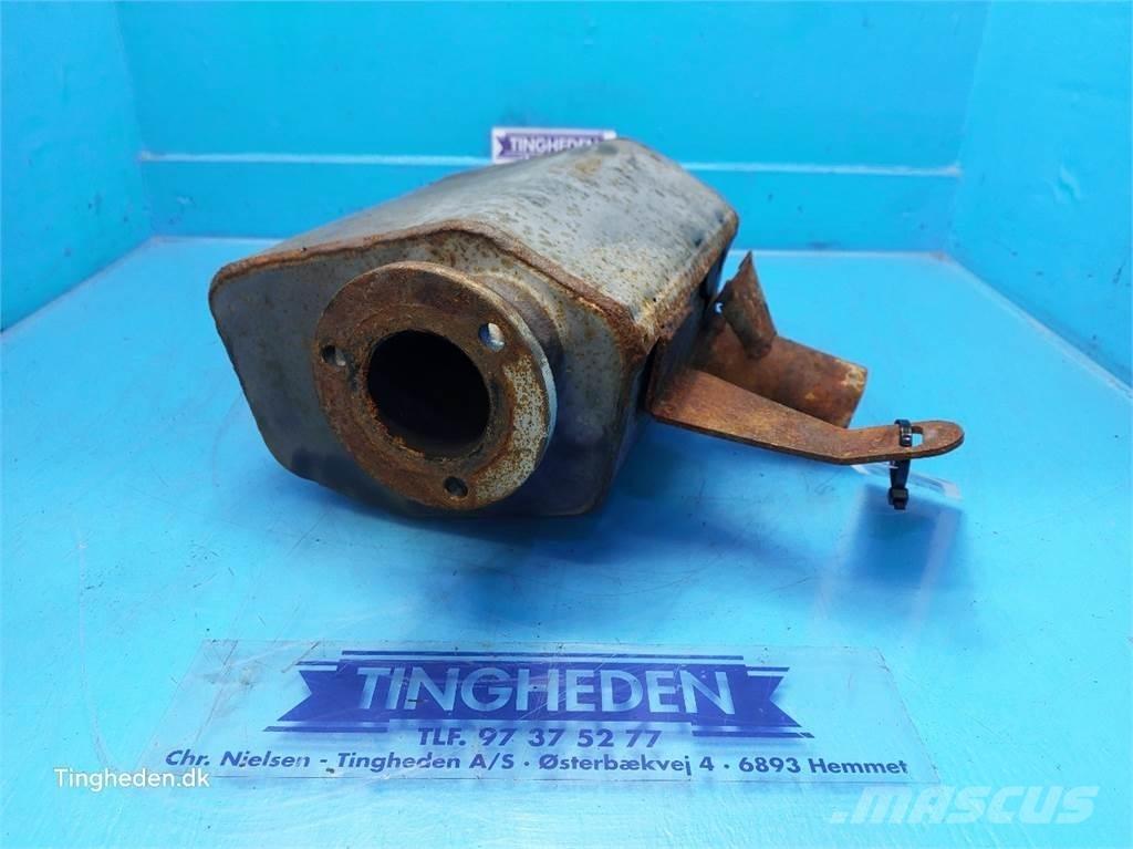 CASE Farmall 95A Moottorit