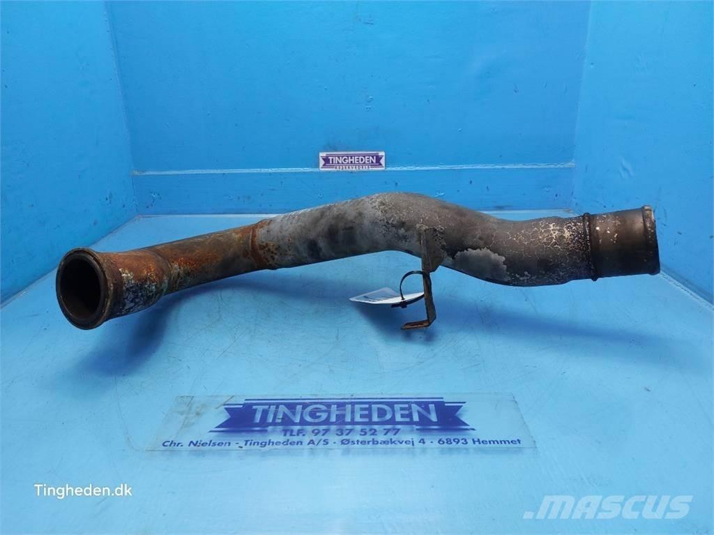 CASE Farmall 95A Moottorit