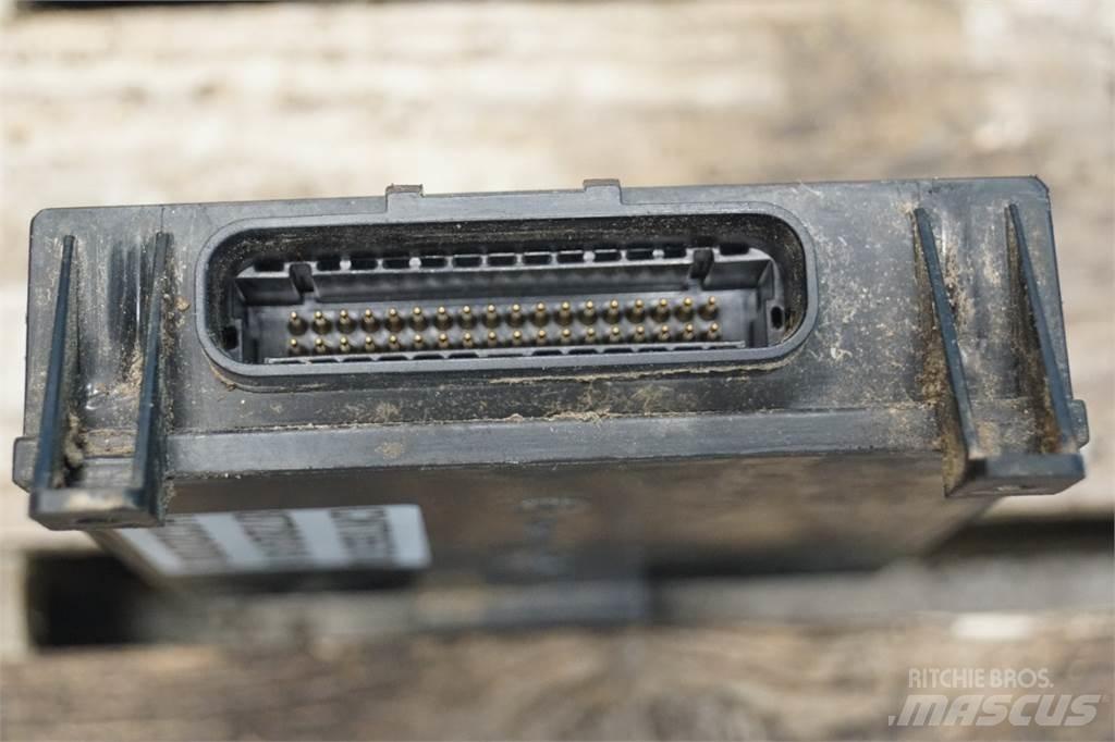 Case IH 8010 Sähkö ja elektroniikka