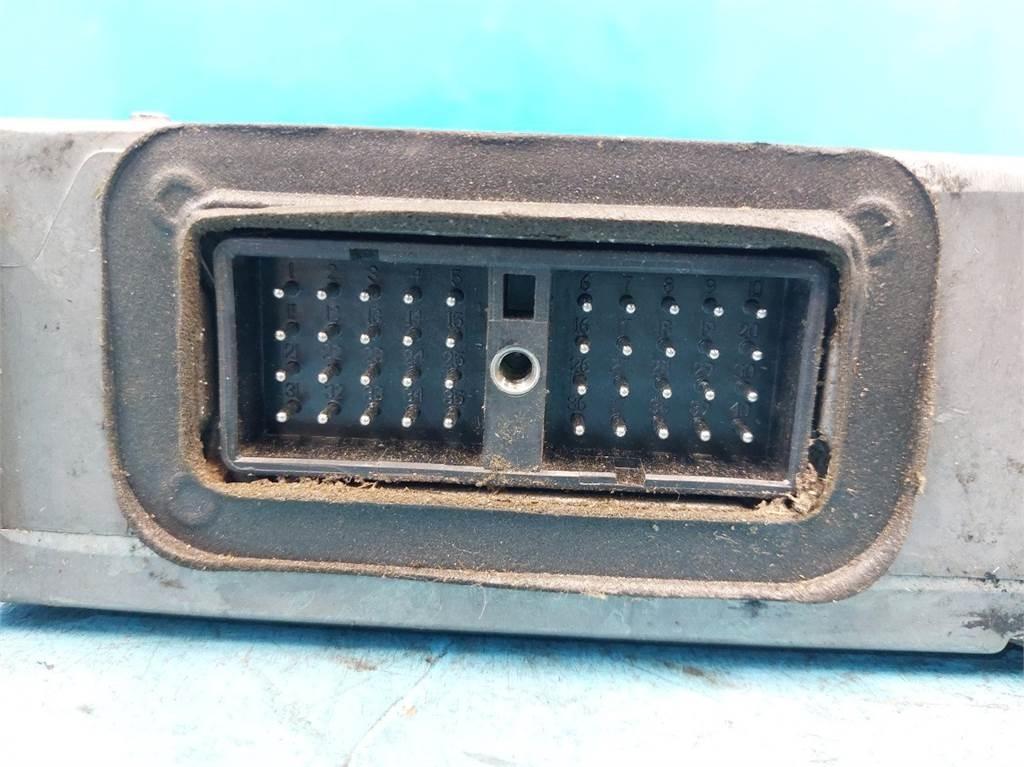 Case IH 8010 AF Sähkö ja elektroniikka