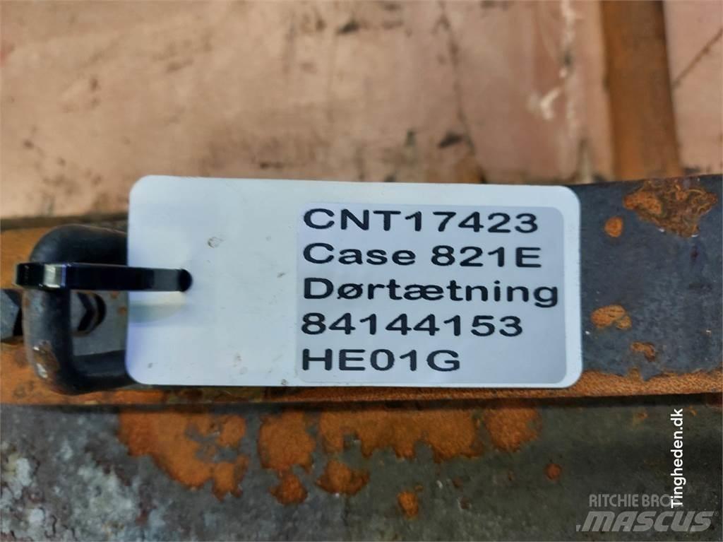 Case IH 821E Ohjaamo ja sisusta