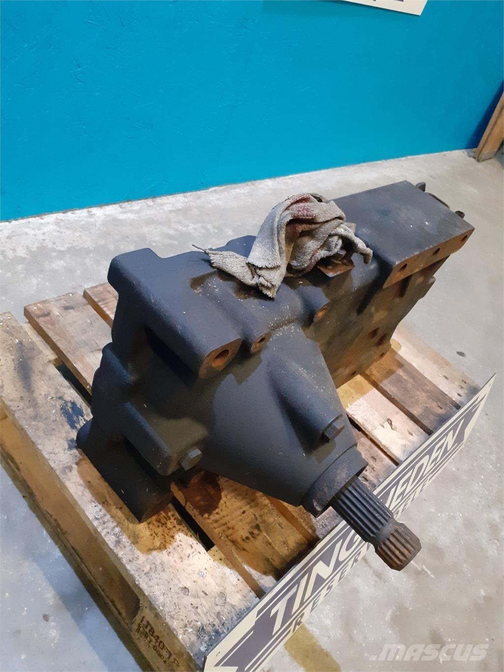 CASE STX 440 Lisävarusteet ja komponentit