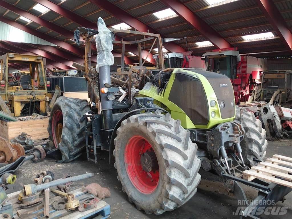 CLAAS Axion 840 Traktorit