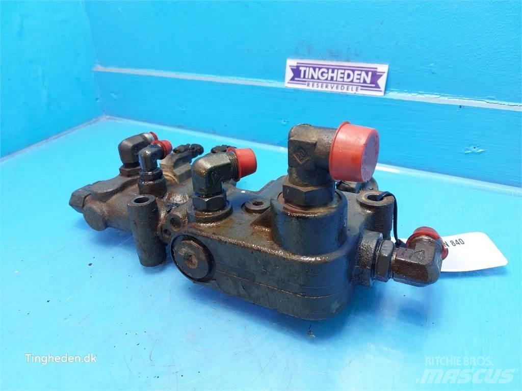 CLAAS Axion 840 Hydrauliikka