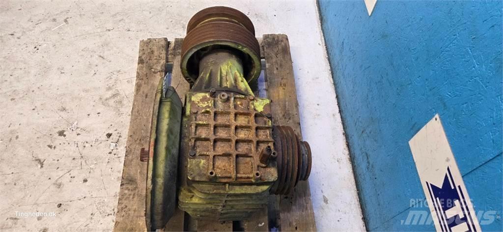 CLAAS Jaguar 695 Heinä- ja tuorerehukoneiden tarvikkeet