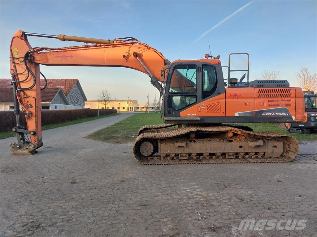 Doosan DX255LC-5 Telakaivukoneet