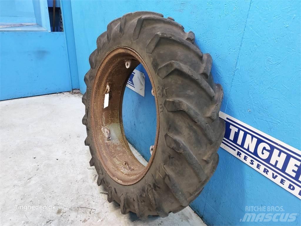 Dunlop 28 10-28 Renkaat ja vanteet