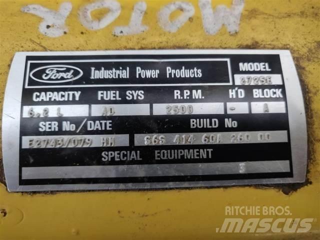Ford 2725E Moottorit