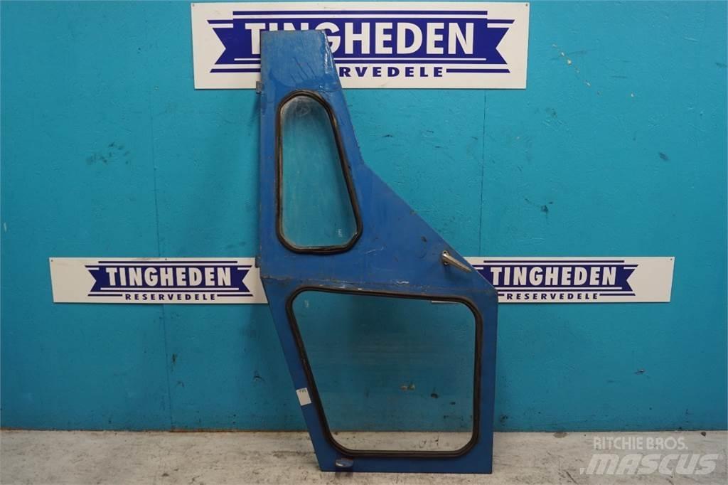 Ford 4000 Ohjaamo ja sisusta