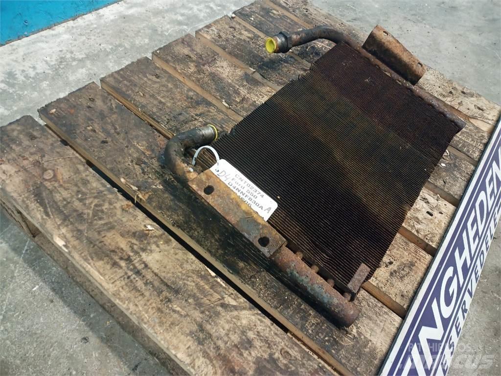 Ford 550 Jäähdyttimet
