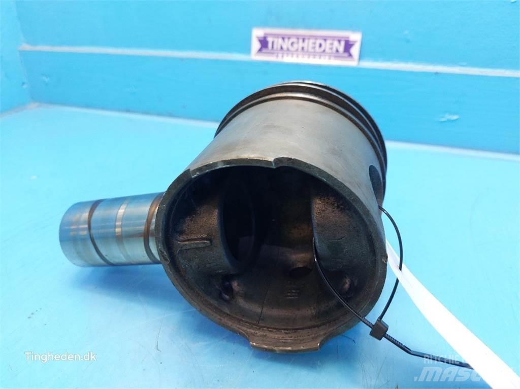 Ford 678 HT Moottorit