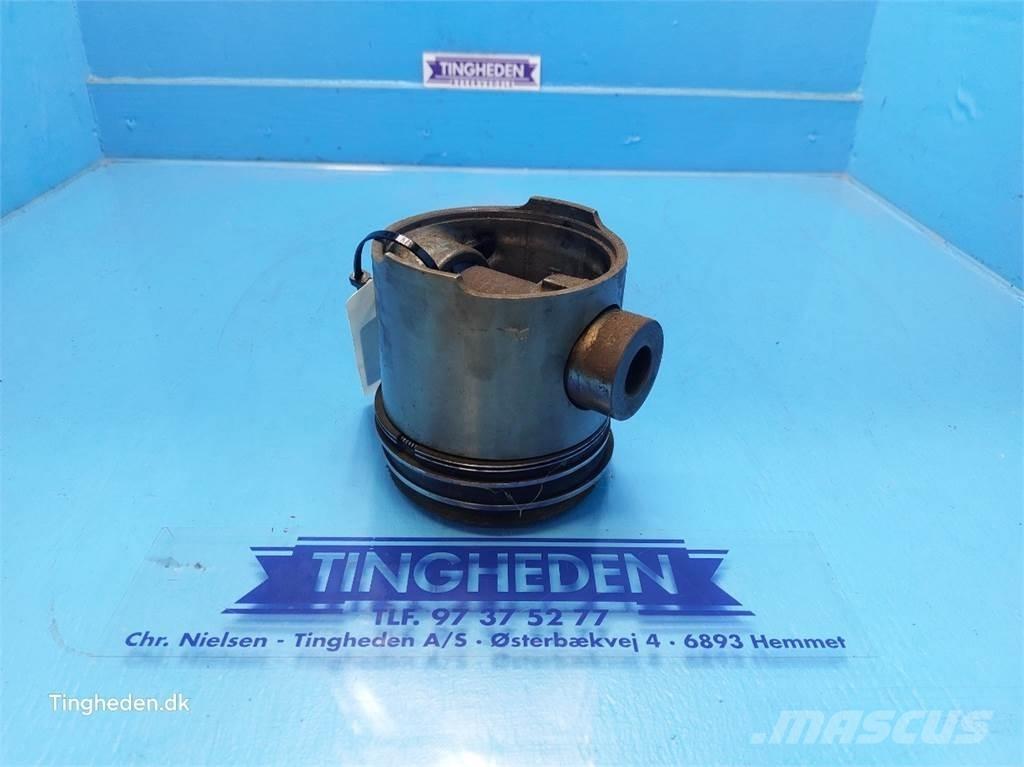 Ford 678 HT Moottorit