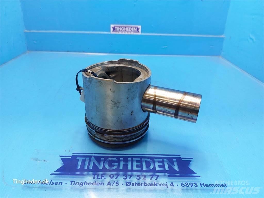 Ford 678 HT Moottorit