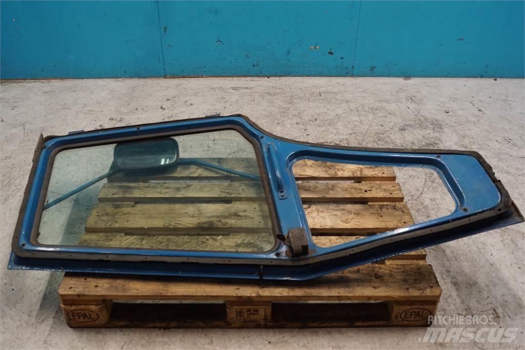 Ford 7600 Ohjaamo ja sisusta