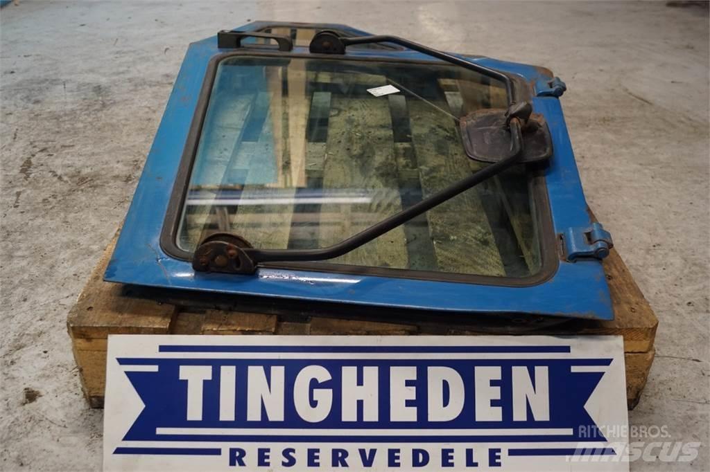 Ford 7710 Ohjaamo ja sisusta