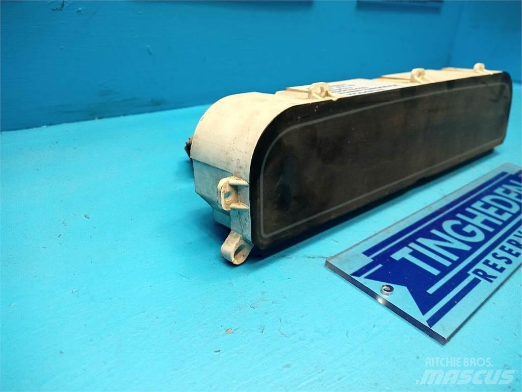 Ford 8210 Sähkö ja elektroniikka