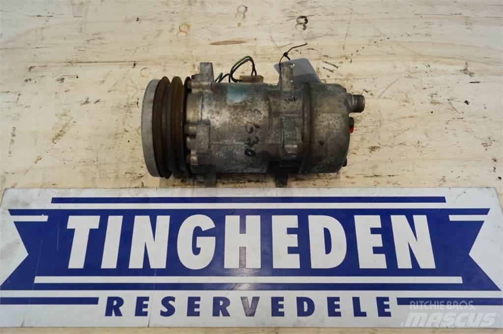 Ford 8630 Jäähdyttimet