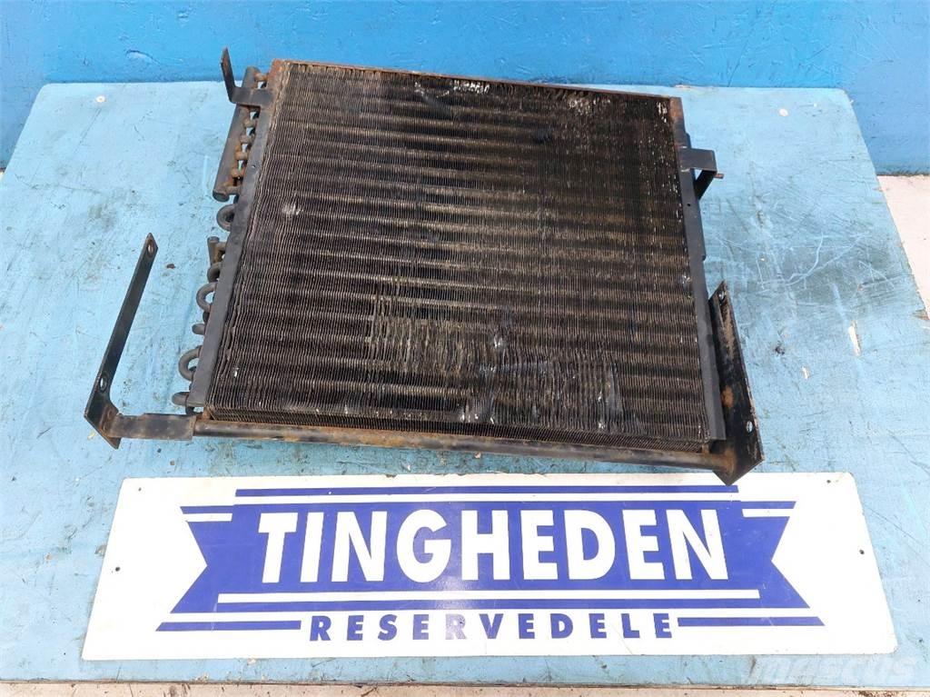 Ford 8630 Jäähdyttimet