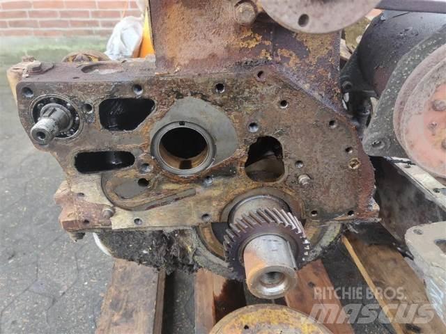 Ford Trader 590E Moottorit