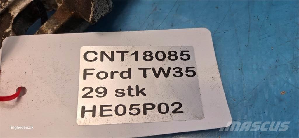 Ford TW35 Renkaat ja vanteet