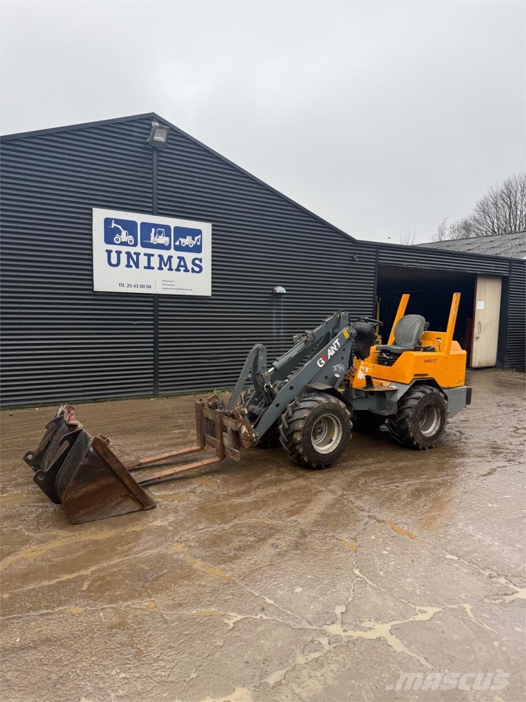 GiANT 451T Pienkuormaajat