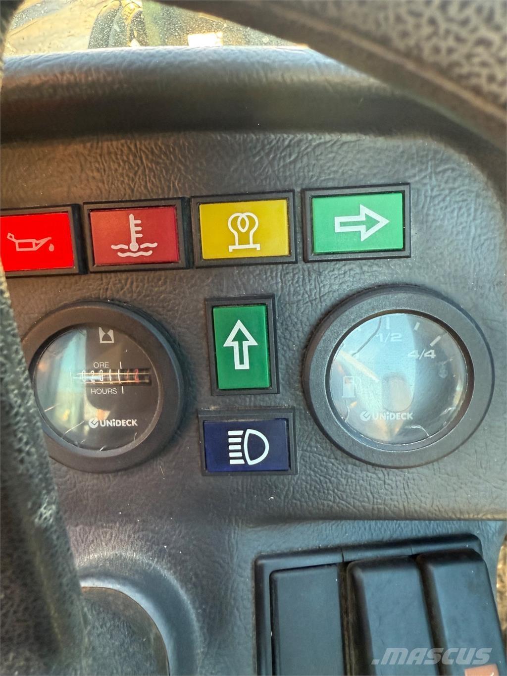 GiANT V6004 T Pienkuormaajat