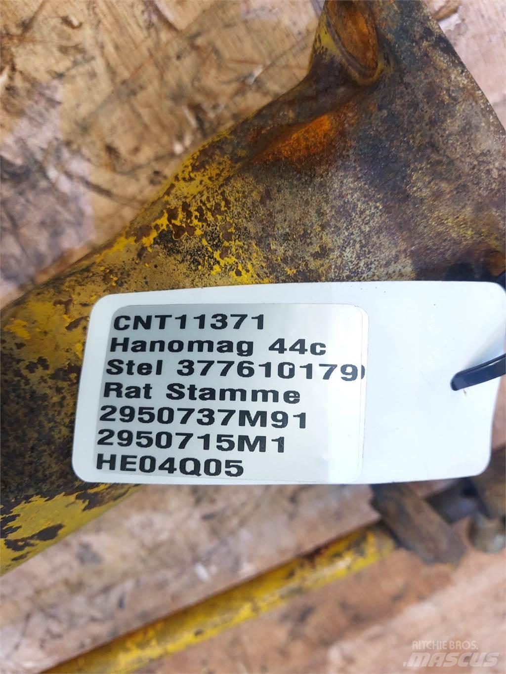  Hannonag 44C Ohjaamo ja sisusta