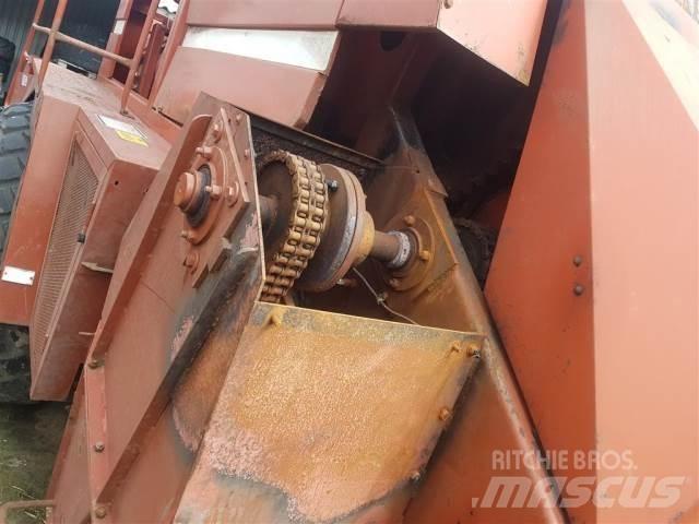 Hesston 4700 Kanttipaalaimet