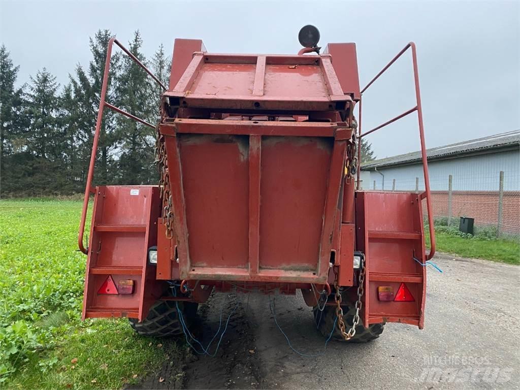 Hesston 4700 Kanttipaalaimet
