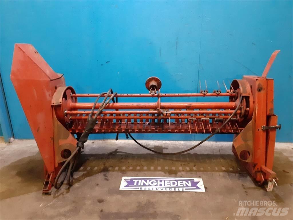 Hesston 4700 Muut maatalouskoneet
