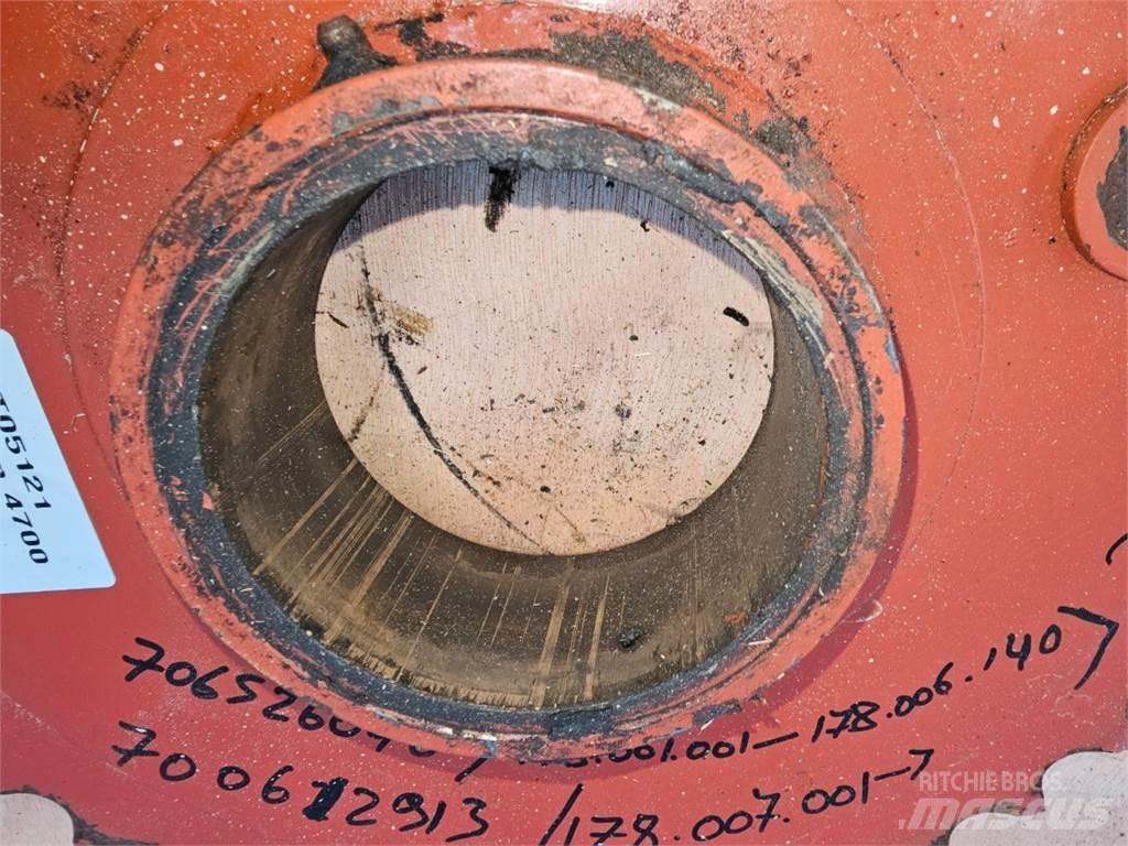Hesston 4700 Muut heinä- ja tuorerehukoneet