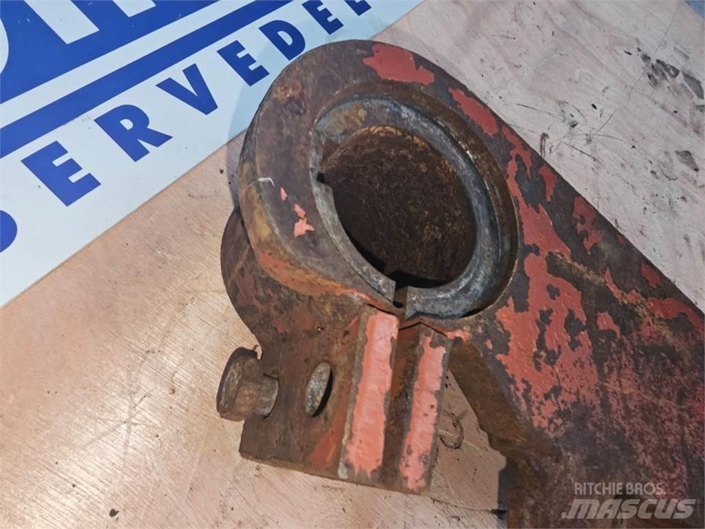 Hesston 4700 Muut heinä- ja tuorerehukoneet