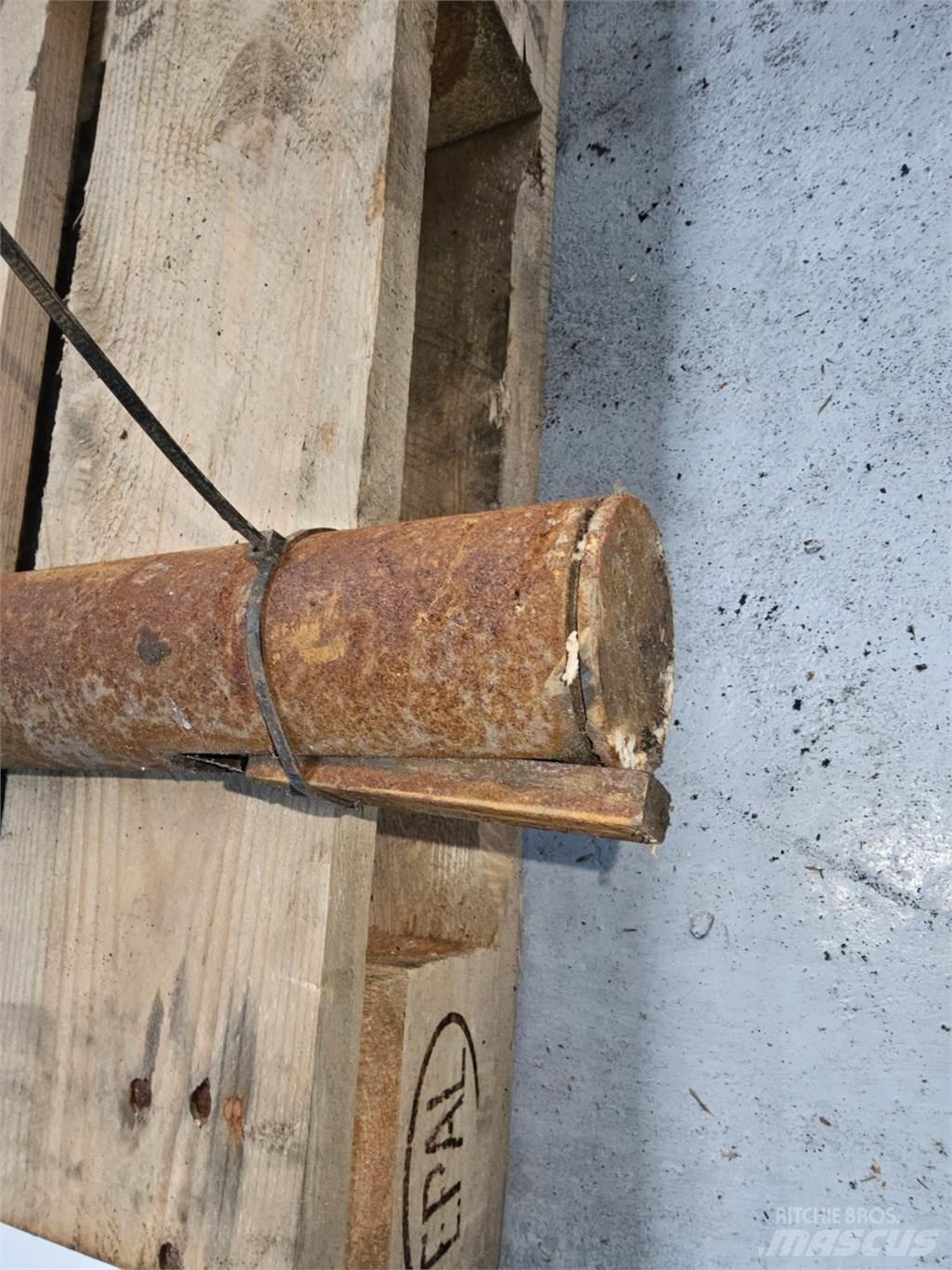 Hesston 4700 Muut heinä- ja tuorerehukoneet