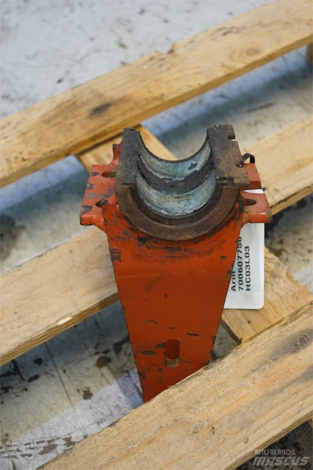 Hesston 4700 Muut maatalouskoneet