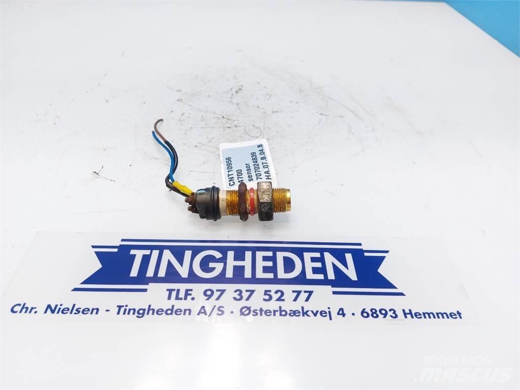 Hesston 4700 Sähkö ja elektroniikka