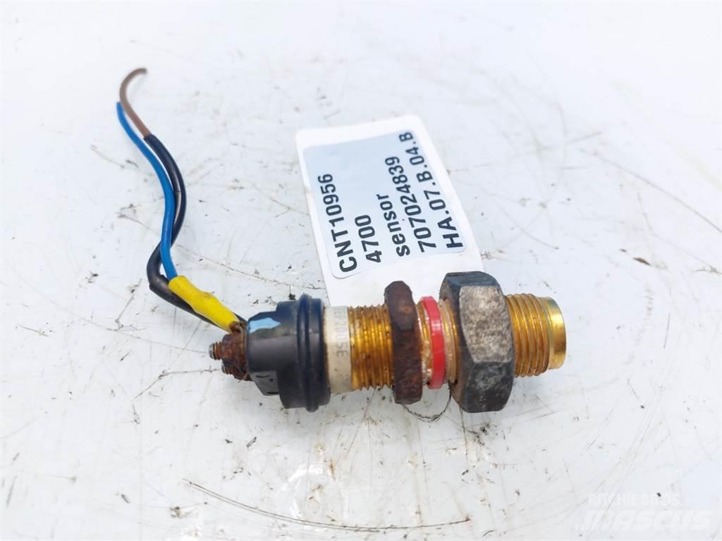 Hesston 4700 Sähkö ja elektroniikka
