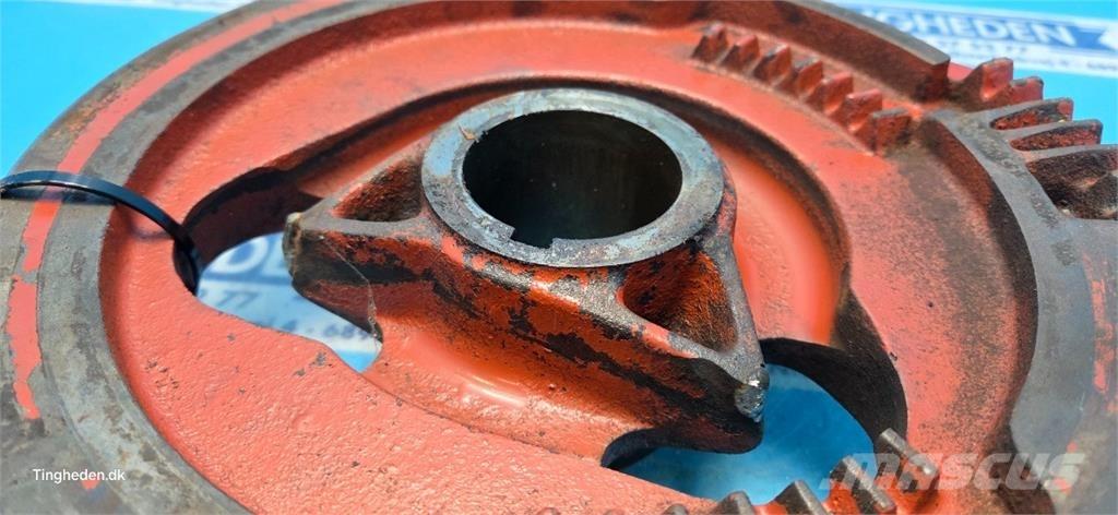 Hesston 4700 Muut heinä- ja tuorerehukoneet