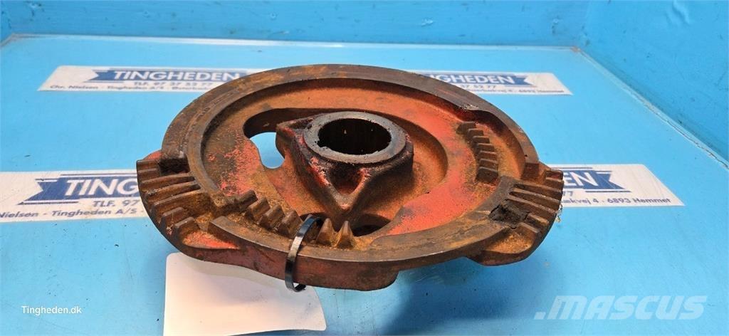 Hesston 4700 Muut heinä- ja tuorerehukoneet