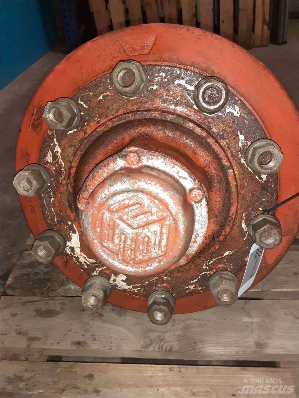 Hesston 4900 Akselit
