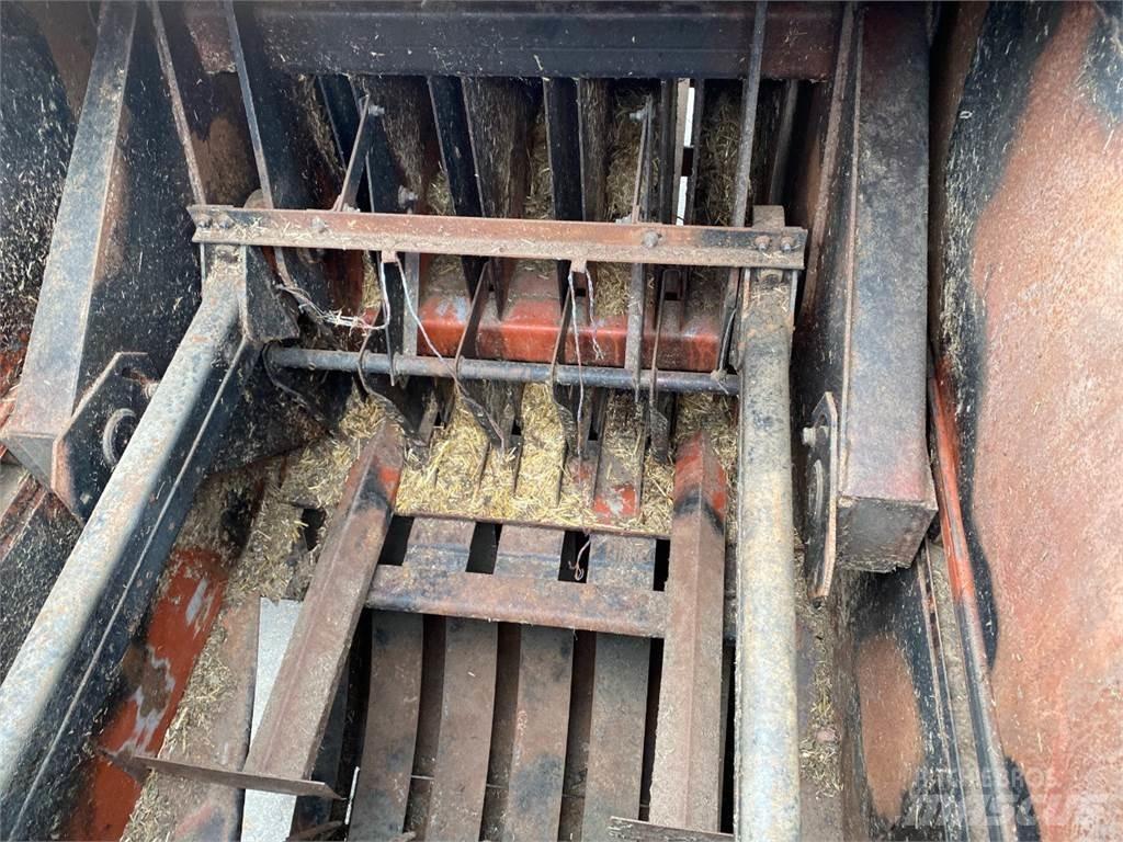 Hesston 4900 Kanttipaalaimet
