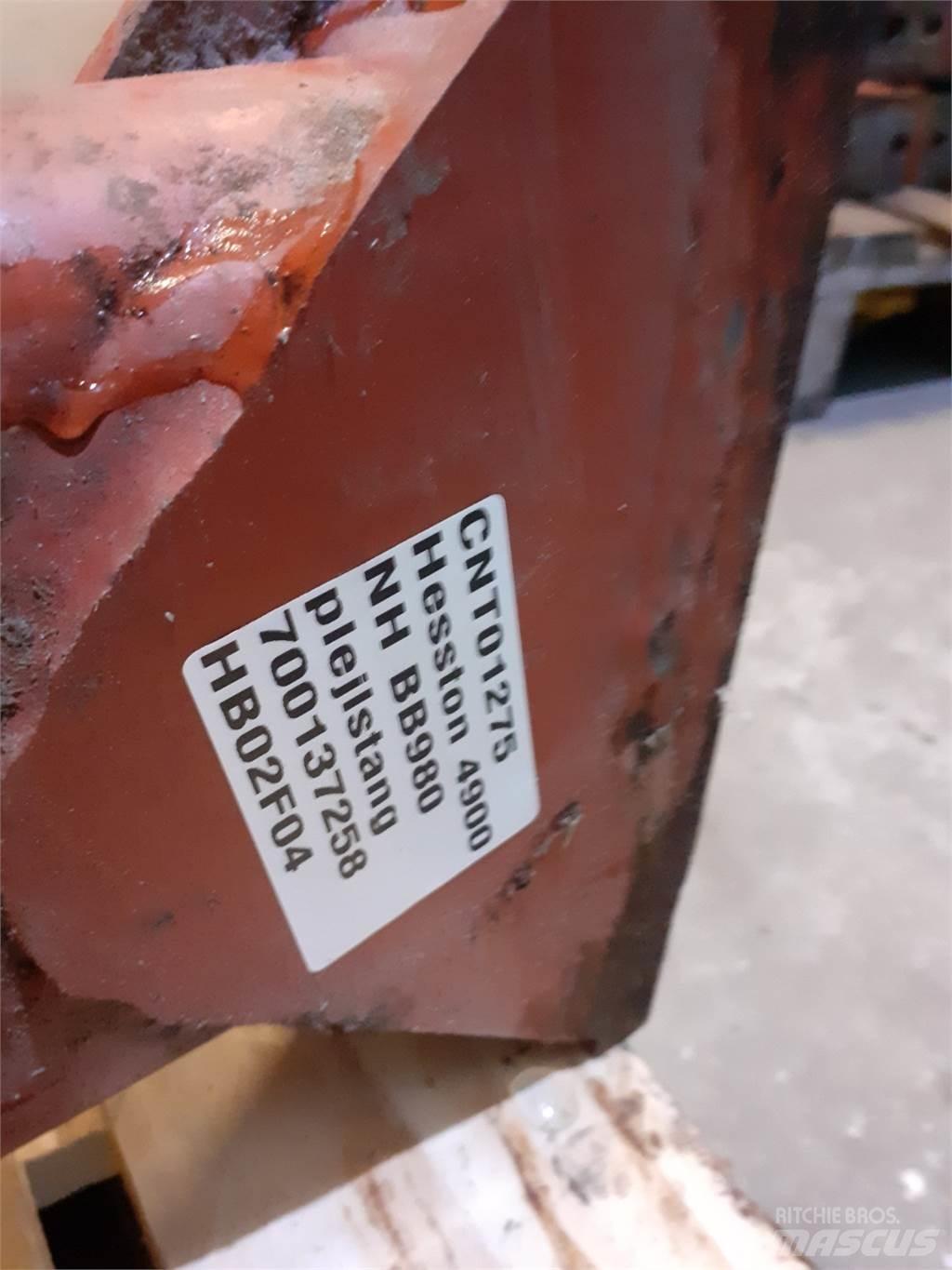 Hesston 4900 Muut heinä- ja tuorerehukoneet
