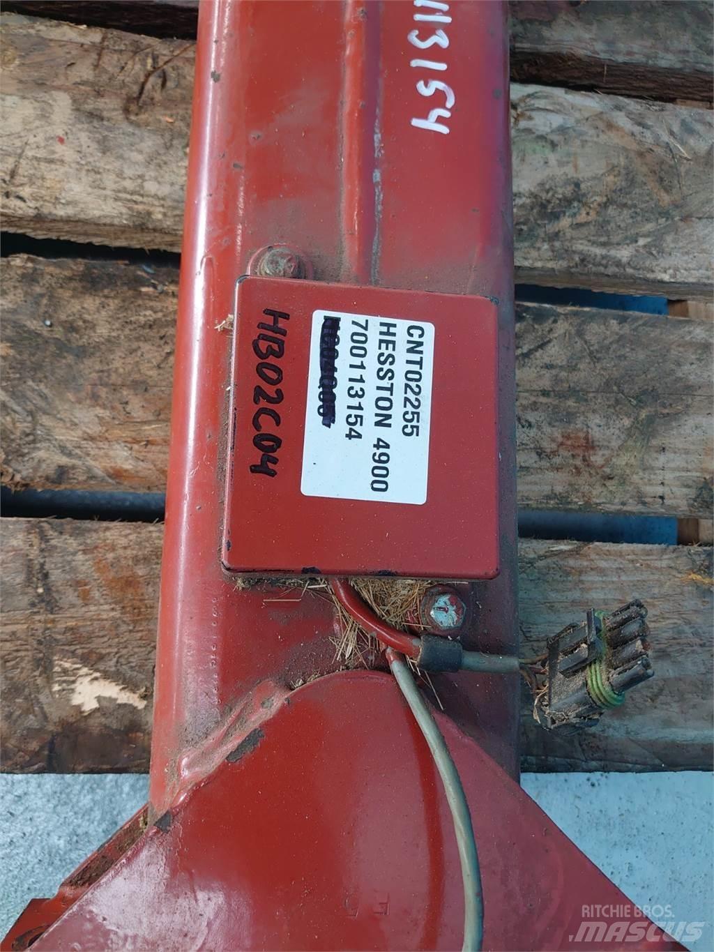 Hesston 4900 Muut heinä- ja tuorerehukoneet